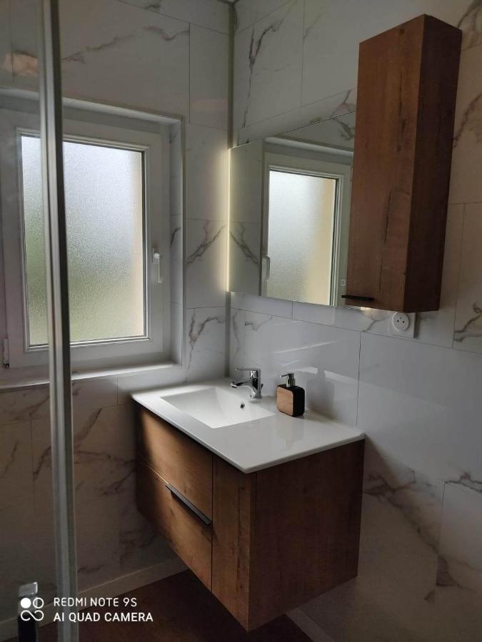 Le Nid De La Baie Apartment Crollon Exterior foto